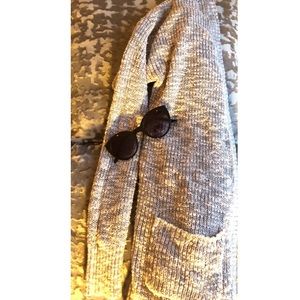 Long sleeve grey knit sweater